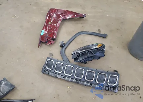 2022 Jeep Compass Latitude из США, поврежденный, VIN 3C4NJDBBXNT183880